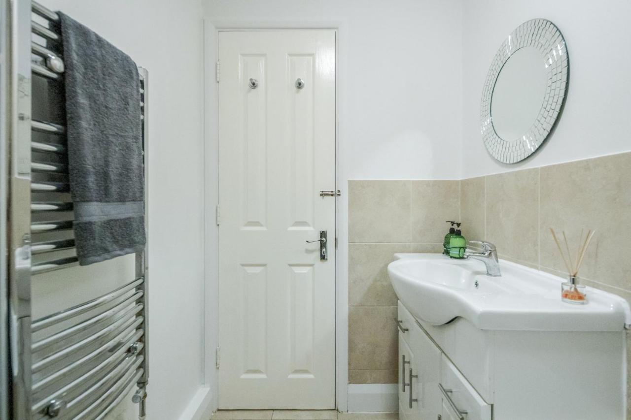 Stunning 2-Bed Apt - Free Parking - Camden - Central - Zoo - Shop - Events London Ngoại thất bức ảnh
