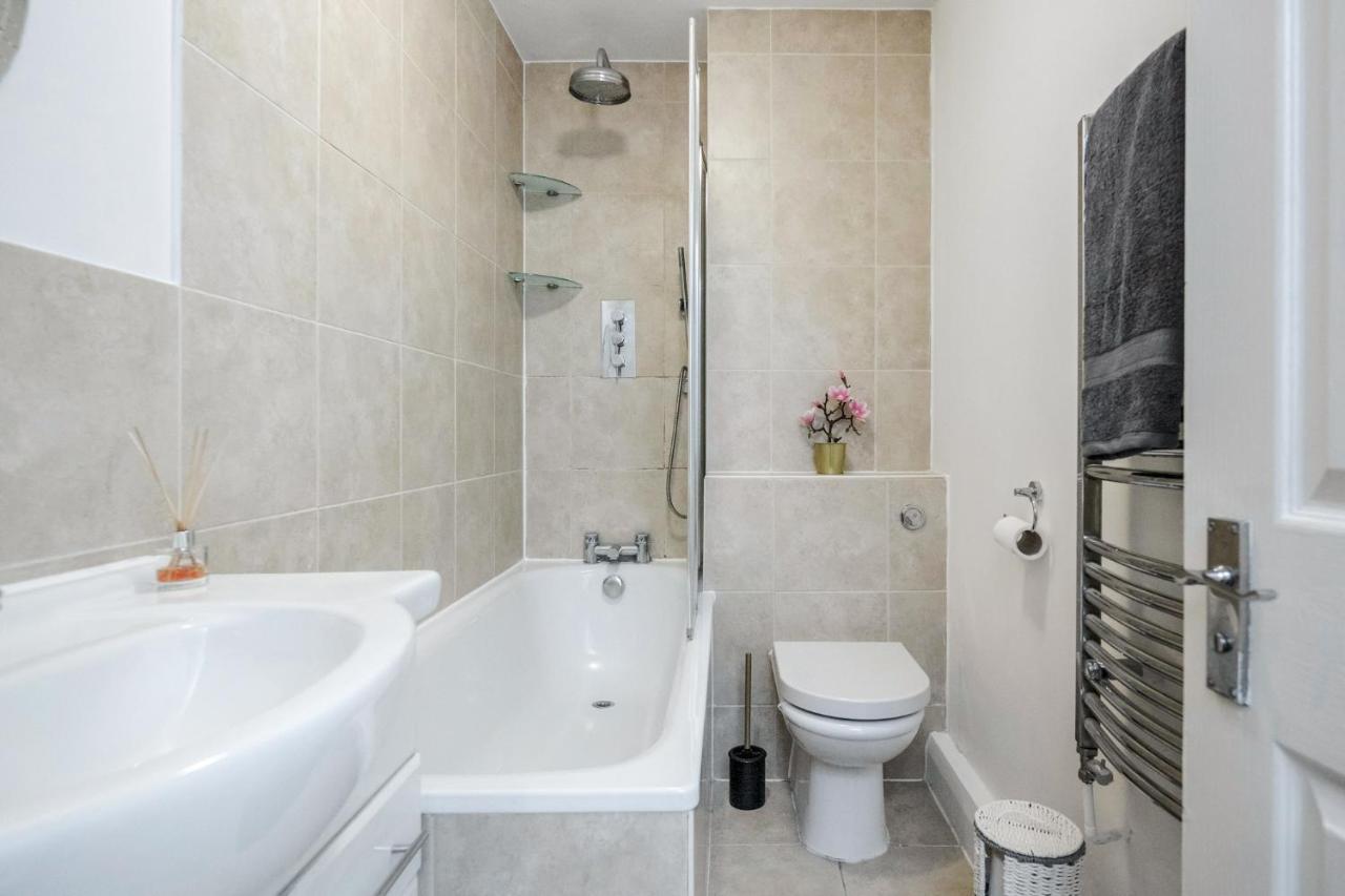 Stunning 2-Bed Apt - Free Parking - Camden - Central - Zoo - Shop - Events London Ngoại thất bức ảnh